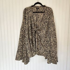 BOOHOO Tan Black Tiger Animal Print Dramatic Bell Sleeve Twist Blouse Top 24